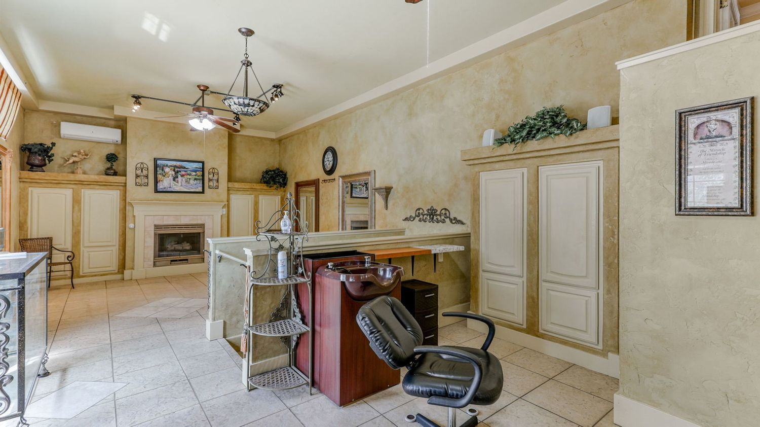 Standalone Commercial Cottage: 2437 Old Eureka Way, Redding, CA 96001